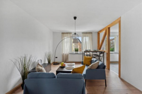 Modernes 4 Zimmer Apartment mit brandneuer Einrichtung